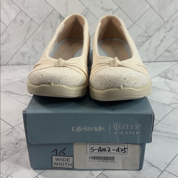 NWT LifeStride Bzees Womens Gem 2 Cream Floral Dot Slip-On Flats Shoes Size 7.5W - Picture 9 of 9